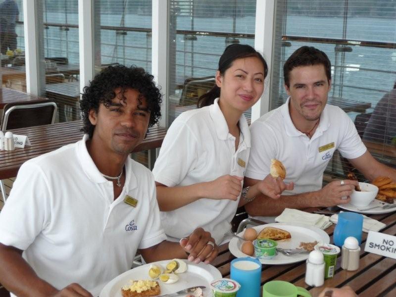 equipo de animacion.jpg costa cruceros