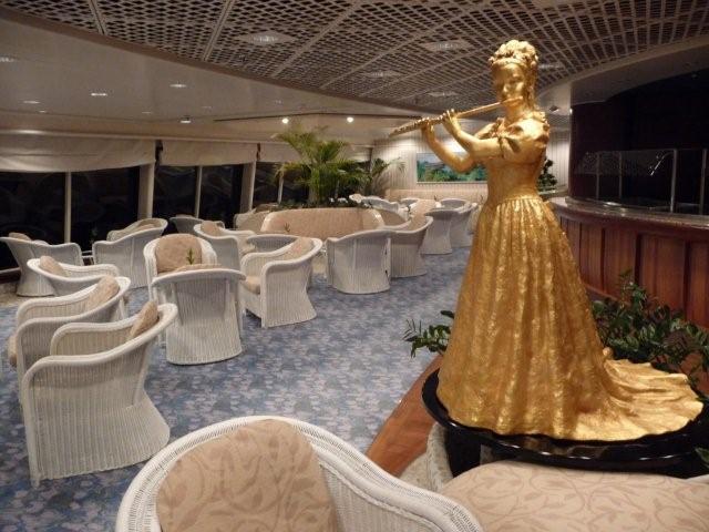 palm court.jpg Crystal