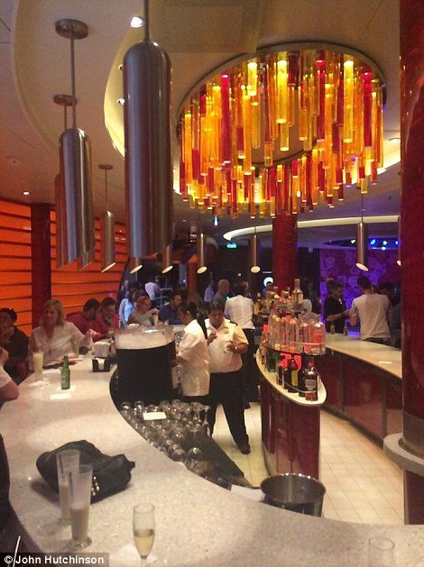 346EA3A300000578-3601370-The_dining_floor_has_around_100_eateries_which_are_all_open_and_-a-6_1463774066357.jpg