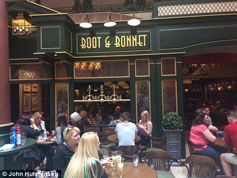 346EABE400000578-3601370-The_dining_floor_has_around_100_eateries_which_are_all_open_and_-a-9_1463774093015-copia.jpg