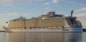 300px_Oasis_of_the_Seas_October_30_20091.jpg