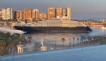 El Scenic Eclipse II bautizado en Málaga
