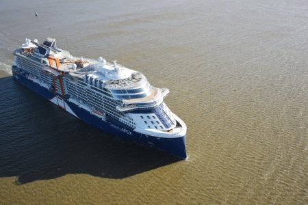 Celebrity Cruises toma posesión del Celebrity Apex de forma remota