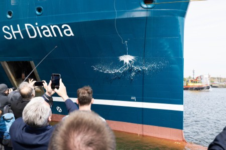 Swan Hellenic bautiza el SH Diana que ya navega hacia el Ártico