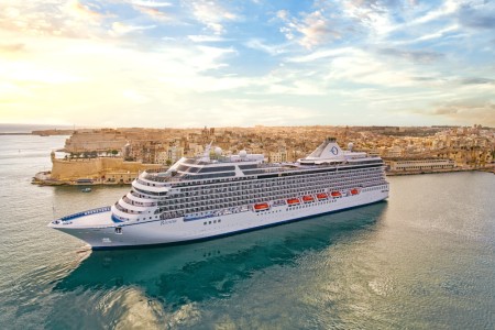 Oceania Cruises anuncia una temporada en Asia en el renovado Riviera