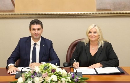La industria de cruceros y la ciudad de Dubrovnik firman un innovador acuerdo para la protección de la ciudad como destino turístico