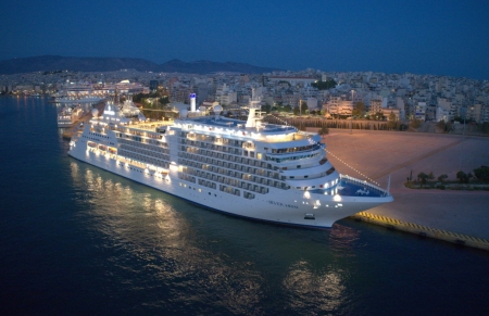 Silversea Cruises bautiza su nuevo barco, el Silver Moon, en Atenas