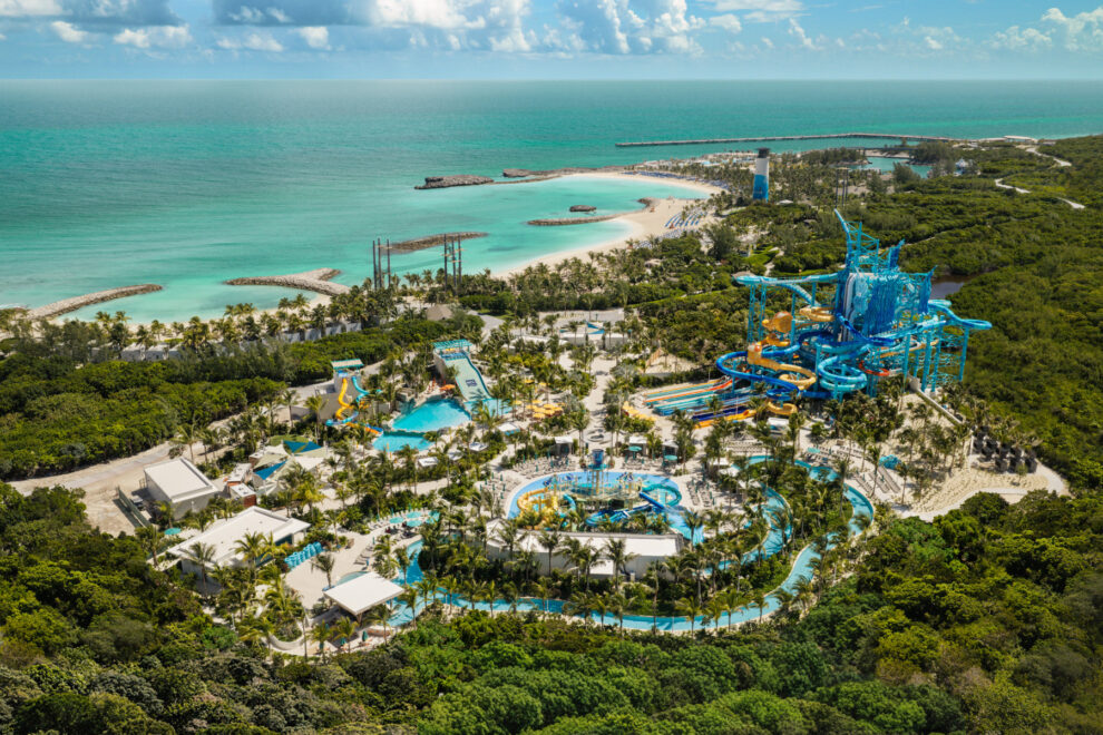 Vista aérea de Great Tides Waterpark, el parque acuático de la isla Great Stirrup Cay de NCL